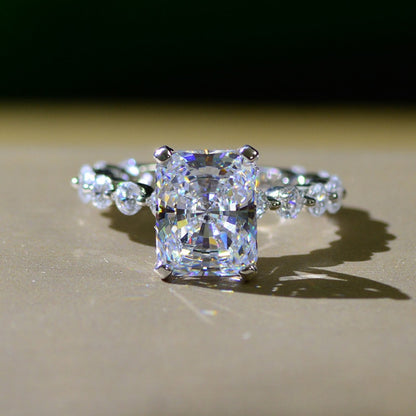 Sparking Queen Moissanite Diamonds Engagement Ring Set