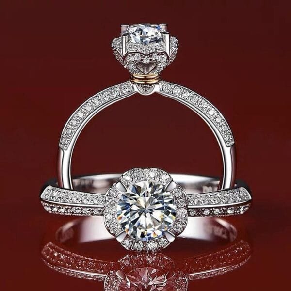 Queen's Crown Moissanite 18K Gold Engagement Ring - Image 4