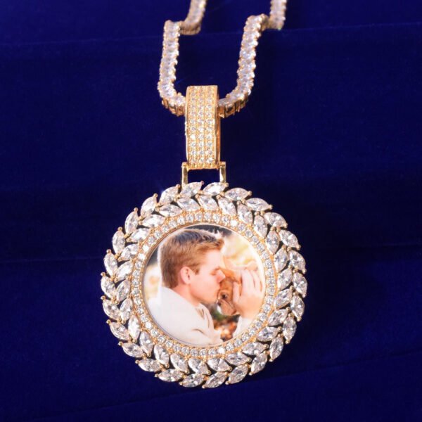 Royal Wreath Custom Photo Pendant Necklaces - Image 6